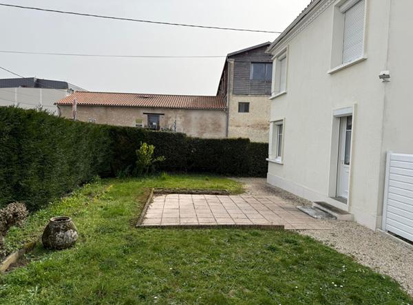 NIORT prox Quai Metayer maison 3 ch, Niort 79000
