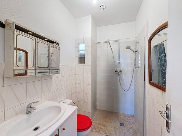 Immeuble à vendre 13 pièces de 302 m²