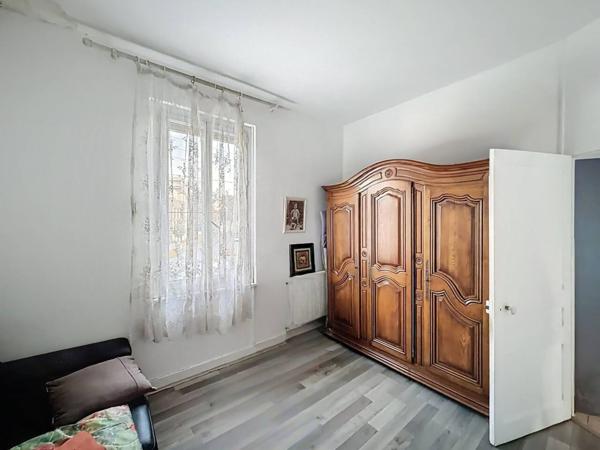 Immeuble à vendre 13 pièces de 302 m²