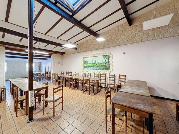 Immeuble à vendre 13 pièces de 302 m²