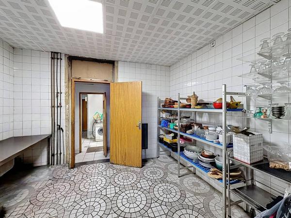 Immeuble à vendre 13 pièces de 302 m²