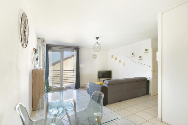 Lumineux 2 pièces avec balcon