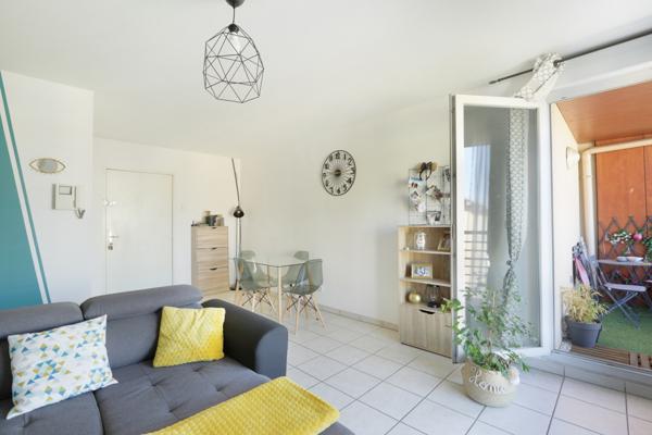 Lumineux 2 pièces avec balcon