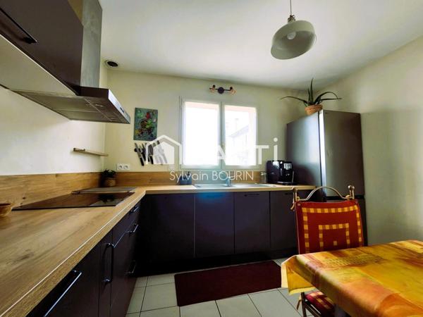 Maison de ville _  gare de ANSE à 4 min à pied