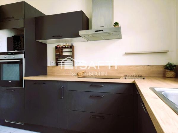 Maison de ville _  gare de ANSE à 4 min à pied