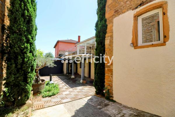 Maison
         10 pièces
        - 206 m² Exclusivité 415 000 € *