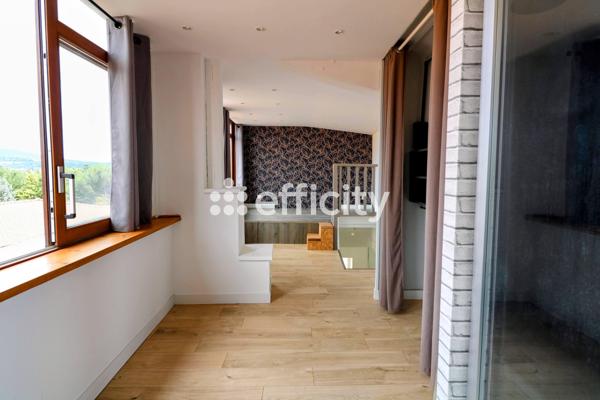Maison
         10 pièces
        - 206 m² Exclusivité 415 000 € *