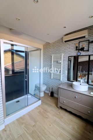 Maison
         10 pièces
        - 206 m² Exclusivité 415 000 € *