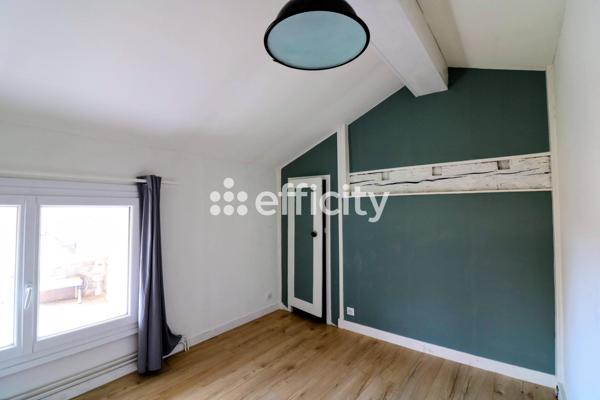 Maison
         10 pièces
        - 206 m² Exclusivité 415 000 € *