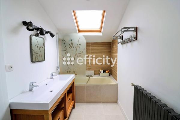 Maison
         10 pièces
        - 206 m² Exclusivité 415 000 € *