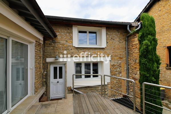 Maison
         10 pièces
        - 206 m² Exclusivité 415 000 € *