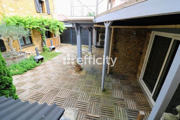 Maison
         10 pièces
        - 206 m² Exclusivité 415 000 € *