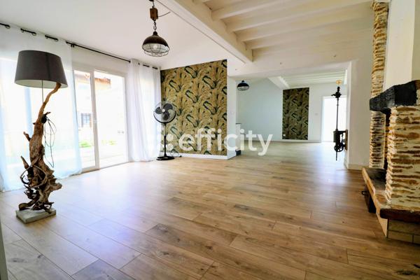 Maison
         10 pièces
        - 206 m² Exclusivité 415 000 € *