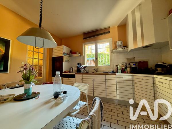 Maison à vendre 6 pièces 223 m² Aix-en-Provence