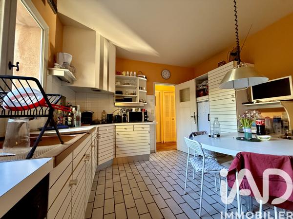 Maison à vendre 6 pièces 223 m² Aix-en-Provence