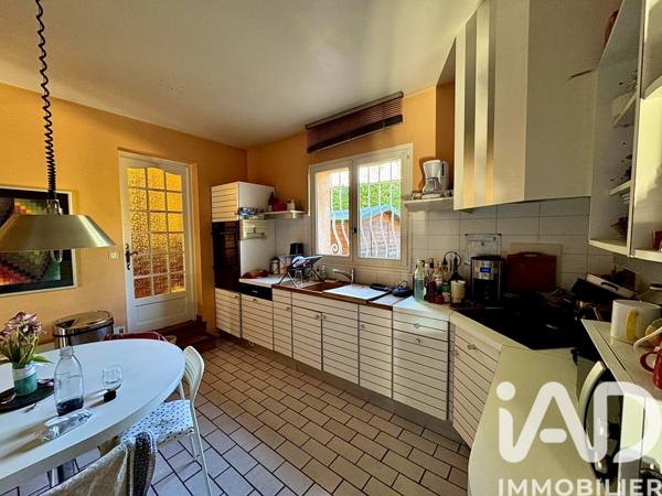 Maison à vendre 6 pièces 223 m² Aix-en-Provence