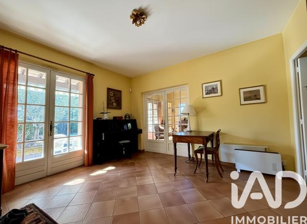 Maison à vendre 6 pièces 223 m² Aix-en-Provence