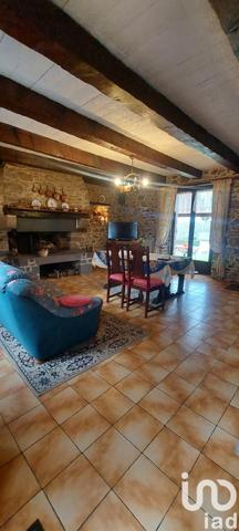 Longère 4 pièces de 95 m² à Plédéliac (22270)