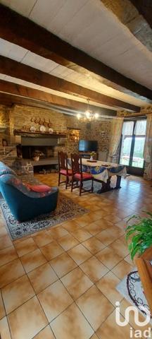 Longère 4 pièces de 95 m² à Plédéliac (22270)