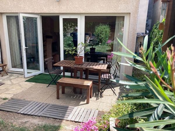 BAS CENON- ECHOPPE avec jardin et tres grande piece de vie