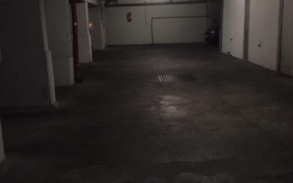 Stationnement à louer