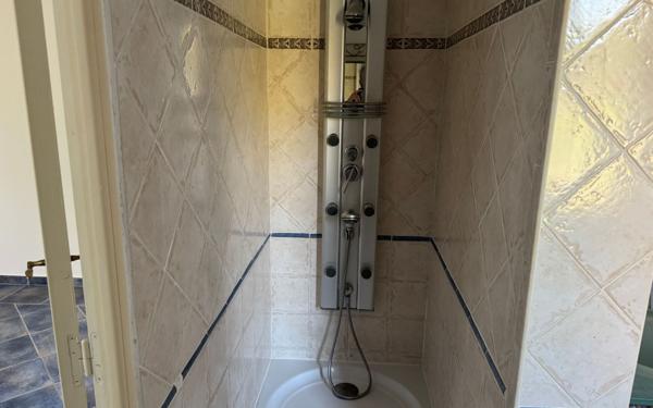 Maison à vendre    5 pièces •  Alès