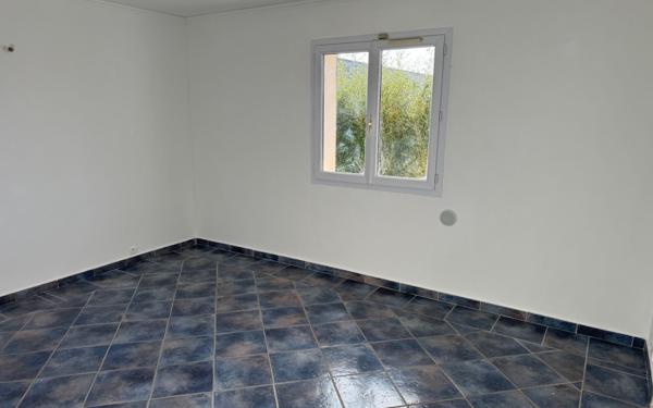 Maison à vendre    5 pièces •  Alès