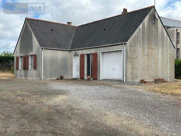Maison à vendre à Baugé-en-Anjou dans le Maine-et-Loire (49150), ref : LB/2544   
centre