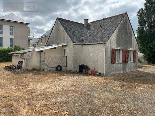 Maison à vendre à Baugé-en-Anjou dans le Maine-et-Loire (49150), ref : LB/2544   
centre