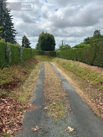 Maison à vendre à Baugé-en-Anjou dans le Maine-et-Loire (49150), ref : LB/2544   
centre