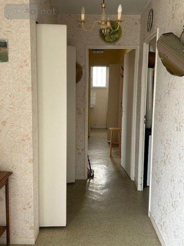 Maison à vendre à Baugé-en-Anjou dans le Maine-et-Loire (49150), ref : LB/2544   
centre