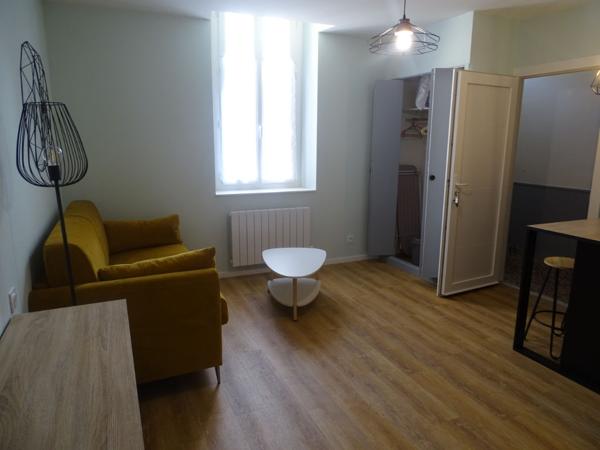 TRES JOLI STUDIO MEUBLE A CARCASSONNE