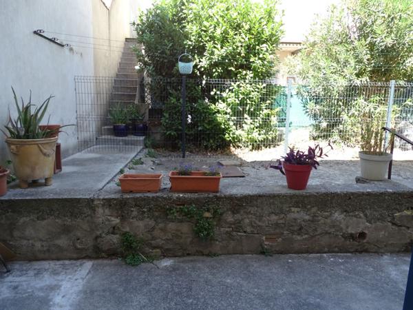 TRES JOLI STUDIO MEUBLE A CARCASSONNE