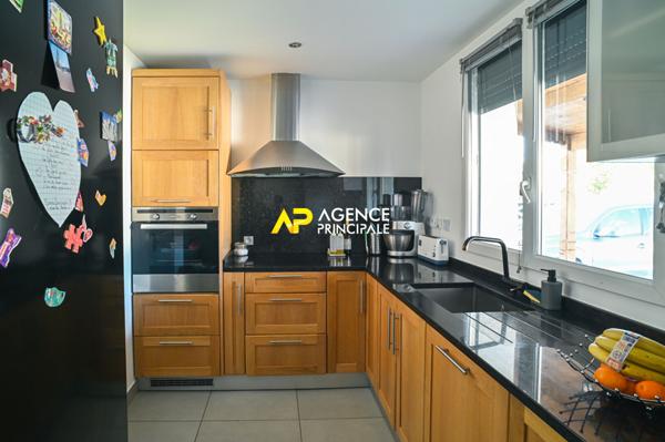 Maison 6 pièces 95 m² avec garage et dépendance €399 000 ** - Référence 9519