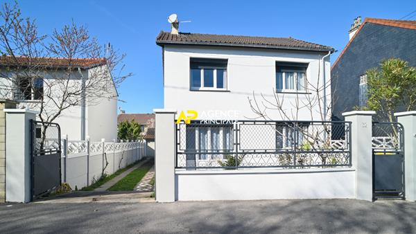 Maison 6 pièces 95 m² avec garage et dépendance €399 000 ** - Référence 9519