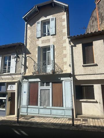 Maison ancienne à rénover à Vivonne - 3 pièces - 50 000 €