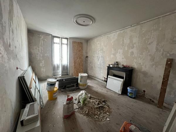 Maison ancienne à rénover à Vivonne - 3 pièces - 50 000 €