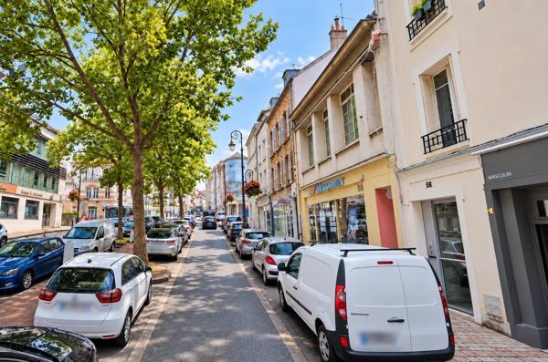 Vente                                                      Immeuble
                        
                                         429 m2                     à Melun