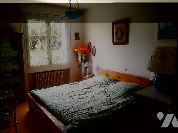 Proche centre-ville et environ 3 km des plages, belle propriété avec magnifique vue sur la campagne