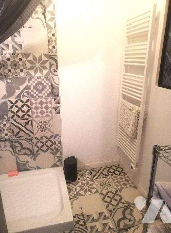 Proche centre-ville et environ 3 km des plages, belle propriété avec magnifique vue sur la campagne