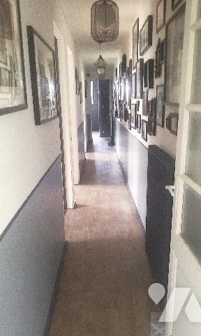 Proche centre-ville et environ 3 km des plages, belle propriété avec magnifique vue sur la campagne