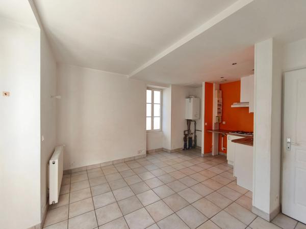Petite maison à vendre 2 pièces  SALLES SUR MER (17)