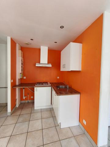 Petite maison à vendre 2 pièces  SALLES SUR MER (17)
