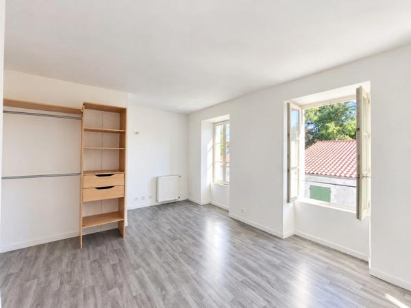 Petite maison à vendre 2 pièces  SALLES SUR MER (17)