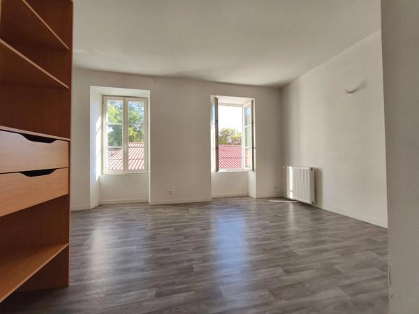 Petite maison à vendre 2 pièces  SALLES SUR MER (17)