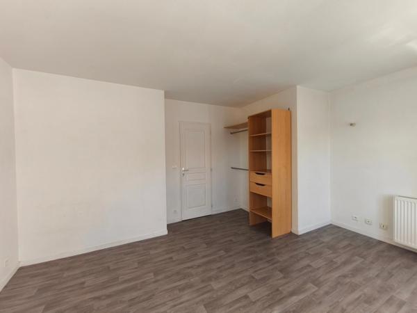 Petite maison à vendre 2 pièces  SALLES SUR MER (17)