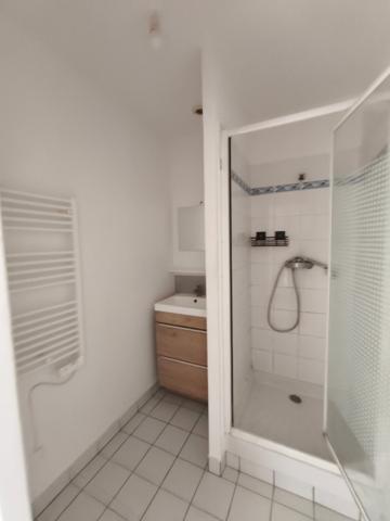 Petite maison à vendre 2 pièces  SALLES SUR MER (17)