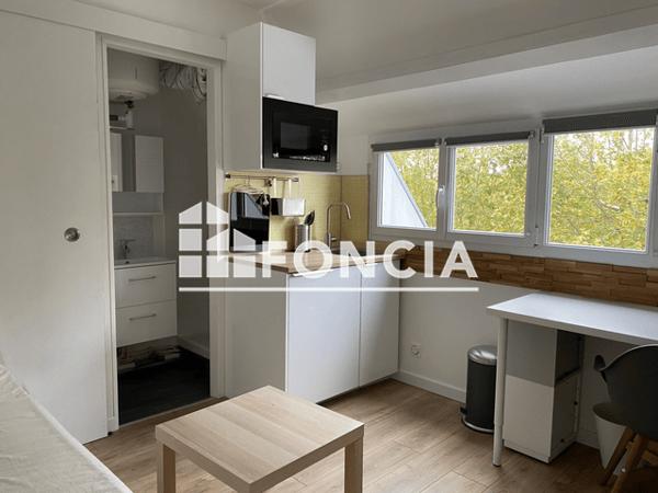 Location Studio meublé 11.17 m² - 17 QUAI MESLIN Caen 14000