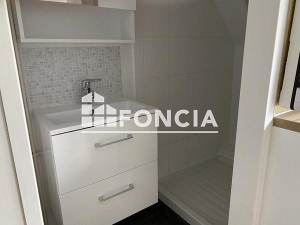Location Studio meublé 11.17 m² - 17 QUAI MESLIN Caen 14000