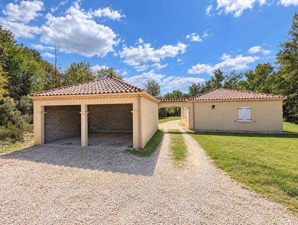 Vente                                                      Maison
                        
                     5 pièces                      134 m2                     à Le Vigan
